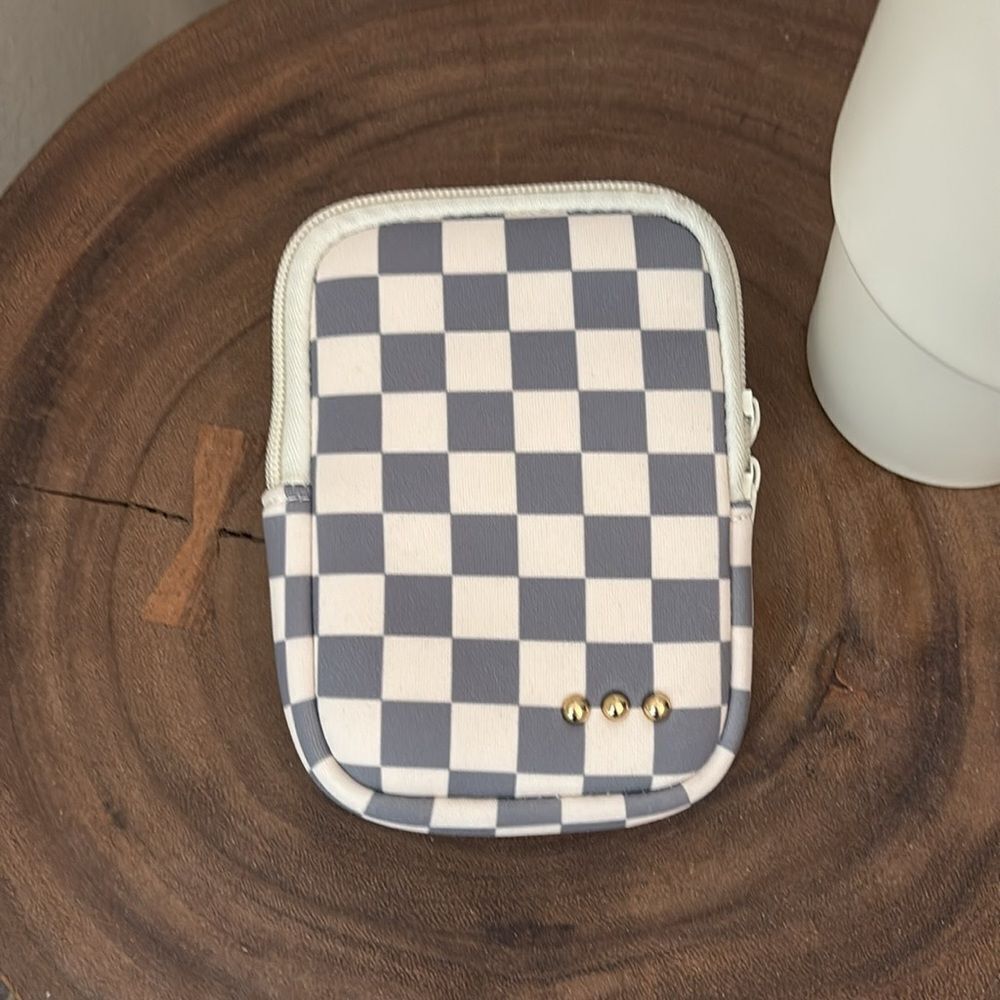 Pretty Simple OnThe Move Pouch - Picture 5 of 5